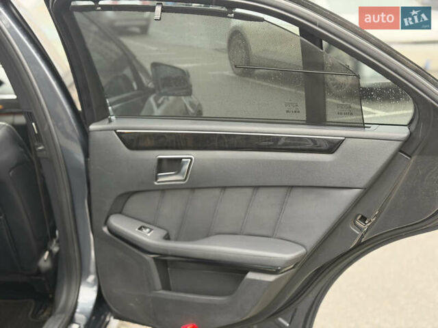 Серый Мерседес Е-Класс, объемом двигателя 2.2 л и пробегом 291 тыс. км за 11800 $, фото 19 на Automoto.ua