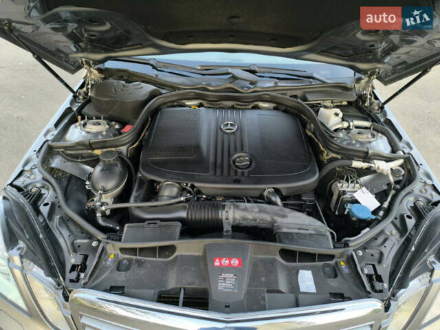 Серый Мерседес Е-Класс, объемом двигателя 2.14 л и пробегом 240 тыс. км за 13500 $, фото 30 на Automoto.ua