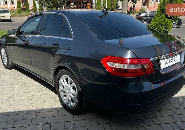 Серый Мерседес Е-Класс, объемом двигателя 2.1 л и пробегом 218 тыс. км за 12500 $, фото 4 на Automoto.ua