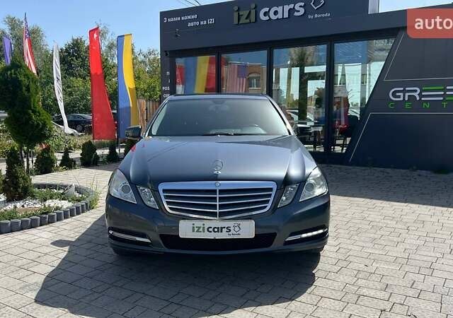 Серый Мерседес Е-Класс, объемом двигателя 2.1 л и пробегом 218 тыс. км за 12500 $, фото 1 на Automoto.ua