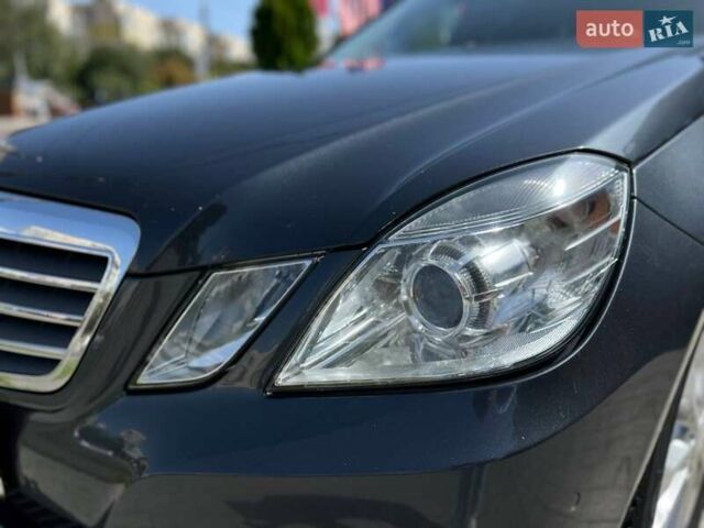 Серый Мерседес Е-Класс, объемом двигателя 2.1 л и пробегом 218 тыс. км за 12500 $, фото 9 на Automoto.ua