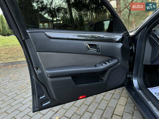 Серый Мерседес Е-Класс, объемом двигателя 2.2 л и пробегом 232 тыс. км за 16300 $, фото 57 на Automoto.ua