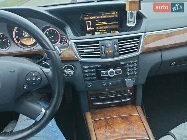 Серый Мерседес Е-Класс, объемом двигателя 2.99 л и пробегом 229 тыс. км за 16000 $, фото 11 на Automoto.ua