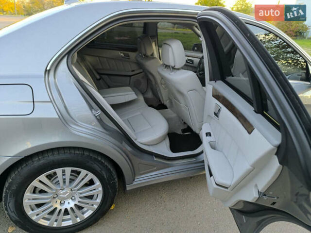 Серый Мерседес Е-Класс, объемом двигателя 2.14 л и пробегом 240 тыс. км за 13500 $, фото 16 на Automoto.ua