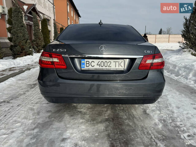 Сірий Мерседес Е-Клас, об'ємом двигуна 2.2 л та пробігом 290 тис. км за 14500 $, фото 7 на Automoto.ua