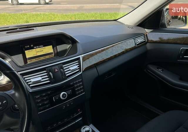 Серый Мерседес Е-Класс, объемом двигателя 2.1 л и пробегом 218 тыс. км за 12500 $, фото 24 на Automoto.ua
