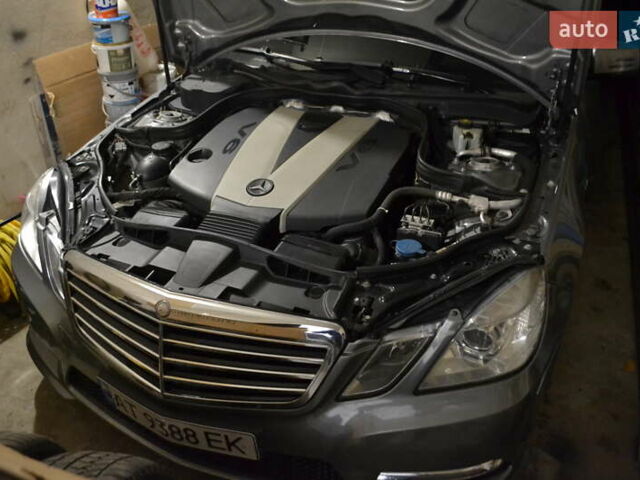 Серый Мерседес Е-Класс, объемом двигателя 2.99 л и пробегом 229 тыс. км за 16000 $, фото 5 на Automoto.ua