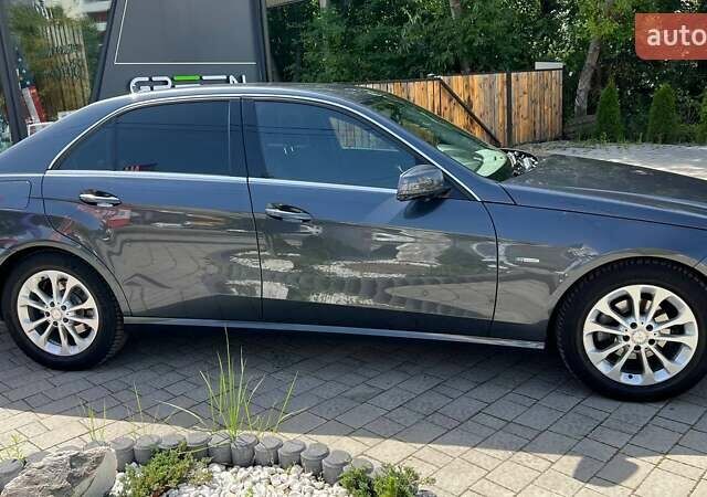 Серый Мерседес Е-Класс, объемом двигателя 2.1 л и пробегом 218 тыс. км за 12500 $, фото 7 на Automoto.ua