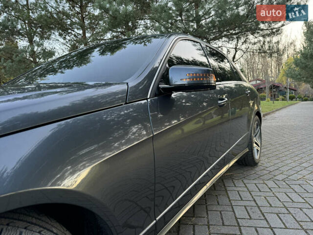 Серый Мерседес Е-Класс, объемом двигателя 2.2 л и пробегом 232 тыс. км за 16300 $, фото 12 на Automoto.ua