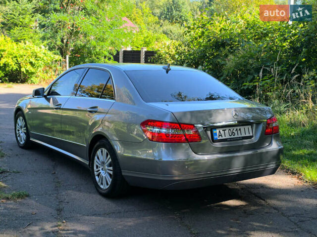 Серый Мерседес Е-Класс, объемом двигателя 2.14 л и пробегом 240 тыс. км за 13500 $, фото 1 на Automoto.ua