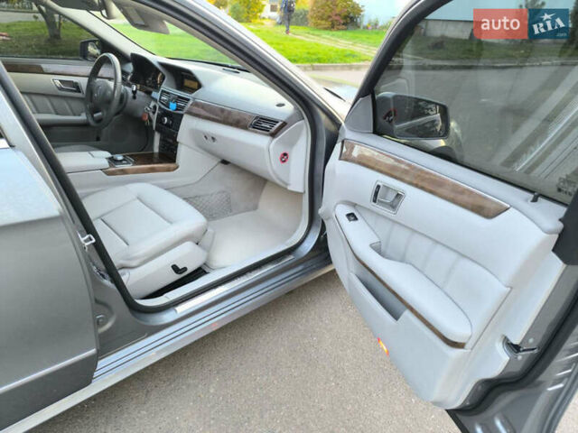 Серый Мерседес Е-Класс, объемом двигателя 2.14 л и пробегом 240 тыс. км за 13500 $, фото 13 на Automoto.ua