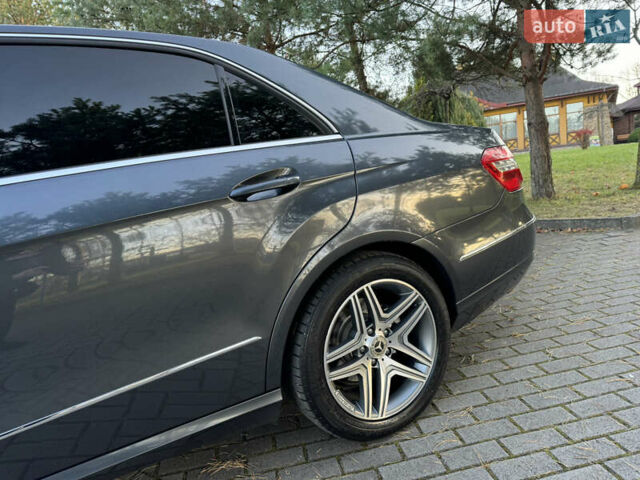 Серый Мерседес Е-Класс, объемом двигателя 2.2 л и пробегом 232 тыс. км за 16300 $, фото 18 на Automoto.ua