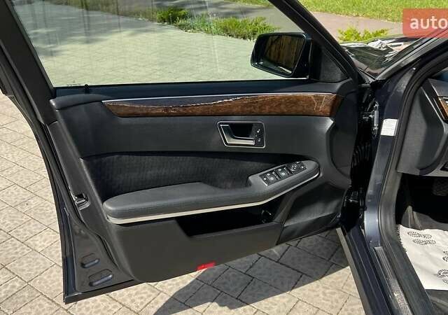 Серый Мерседес Е-Класс, объемом двигателя 2.1 л и пробегом 218 тыс. км за 12500 $, фото 27 на Automoto.ua