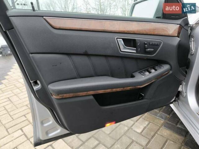 Сірий Мерседес Е-Клас, об'ємом двигуна 3 л та пробігом 170 тис. км за 18500 $, фото 32 на Automoto.ua