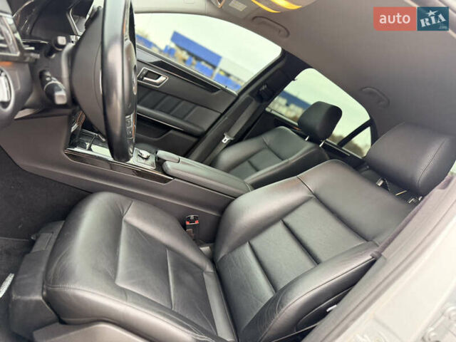 Сірий Мерседес Е-Клас, об'ємом двигуна 2.1 л та пробігом 149 тис. км за 18950 $, фото 33 на Automoto.ua