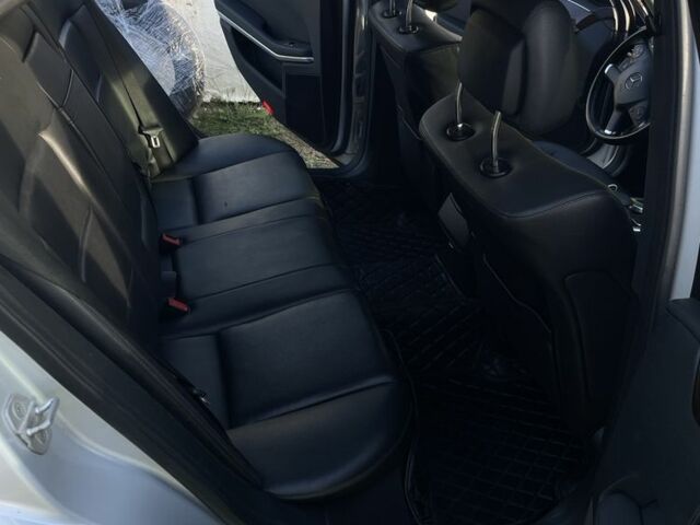 Серый Мерседес Е-Класс, объемом двигателя 2.1 л и пробегом 265 тыс. км за 12000 $, фото 4 на Automoto.ua