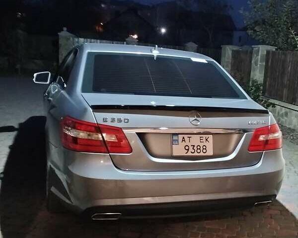 Серый Мерседес Е-Класс, объемом двигателя 2.99 л и пробегом 229 тыс. км за 16000 $, фото 1 на Automoto.ua