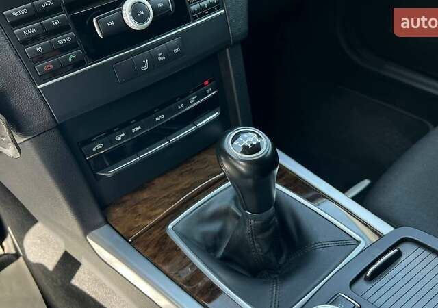 Серый Мерседес Е-Класс, объемом двигателя 2.1 л и пробегом 218 тыс. км за 12500 $, фото 13 на Automoto.ua