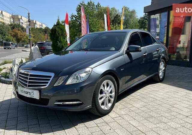 Серый Мерседес Е-Класс, объемом двигателя 2.1 л и пробегом 218 тыс. км за 12500 $, фото 2 на Automoto.ua