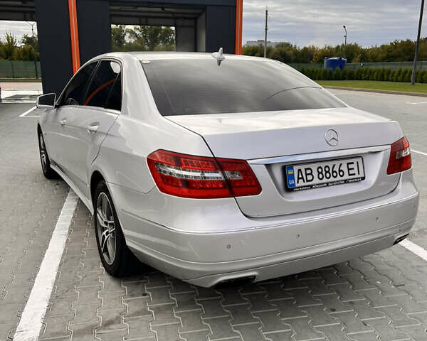 Серый Мерседес Е-Класс, объемом двигателя 2.2 л и пробегом 250 тыс. км за 13500 $, фото 5 на Automoto.ua