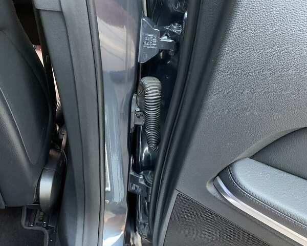 Серый Мерседес Е-Класс, объемом двигателя 2.2 л и пробегом 283 тыс. км за 14750 $, фото 45 на Automoto.ua