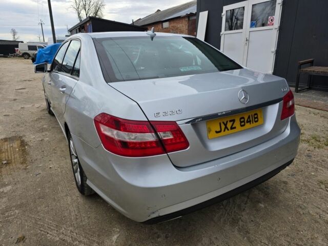 Мерседес Е-Клас 2012 у Львові на Automoto.ua Сірий Мерседес Е-Клас, об'ємом двигуна 2.2 л та пробігом 200 тис. км за 5200 $, фото 4 на Automoto.ua