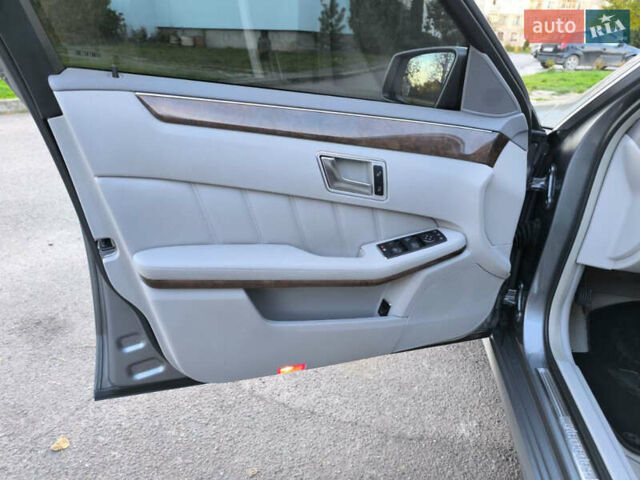 Сірий Мерседес Е-Клас, об'ємом двигуна 2.14 л та пробігом 240 тис. км за 13500 $, фото 22 на Automoto.ua