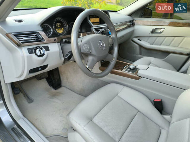 Серый Мерседес Е-Класс, объемом двигателя 2.14 л и пробегом 240 тыс. км за 13500 $, фото 21 на Automoto.ua