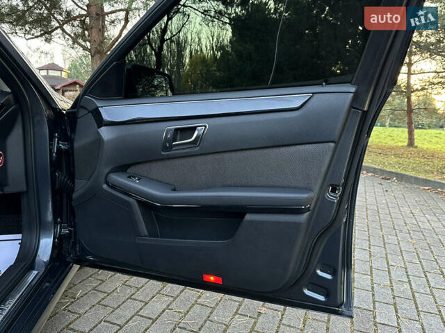 Серый Мерседес Е-Класс, объемом двигателя 2.2 л и пробегом 232 тыс. км за 16300 $, фото 77 на Automoto.ua