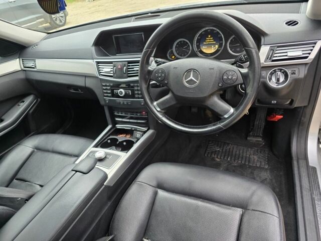 Мерседес Е-Клас 2012 у Львові на Automoto.ua Сірий Мерседес Е-Клас, об'ємом двигуна 2.2 л та пробігом 200 тис. км за 5200 $, фото 6 на Automoto.ua