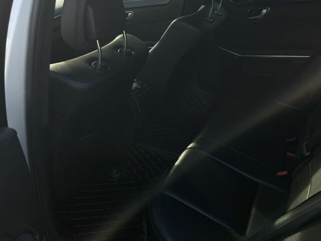 Серый Мерседес Е-Класс, объемом двигателя 2.1 л и пробегом 265 тыс. км за 12000 $, фото 5 на Automoto.ua