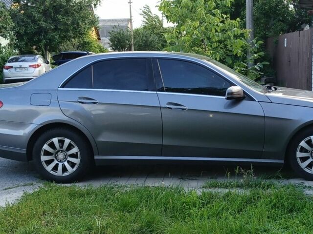 Серый Мерседес Е-Класс, объемом двигателя 2.1 л и пробегом 168 тыс. км за 14500 $, фото 1 на Automoto.ua