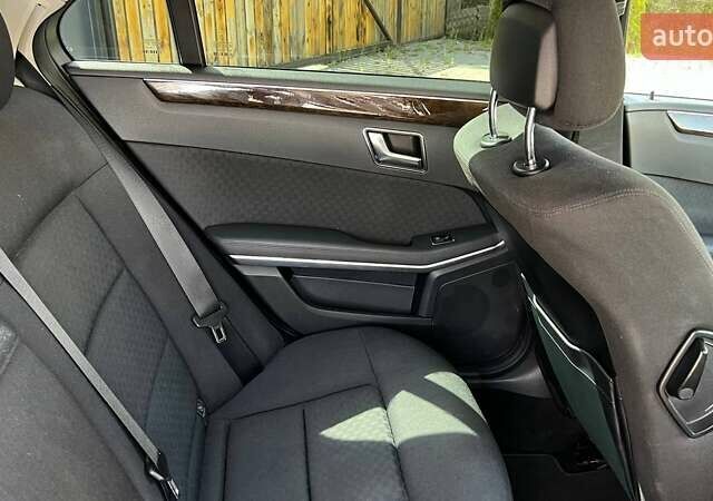 Серый Мерседес Е-Класс, объемом двигателя 2.1 л и пробегом 218 тыс. км за 12500 $, фото 34 на Automoto.ua