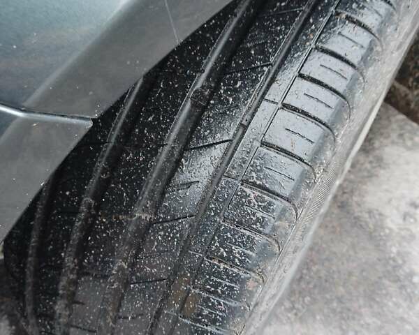 Серый Мерседес Е-Класс, объемом двигателя 2.2 л и пробегом 320 тыс. км за 12700 $, фото 4 на Automoto.ua