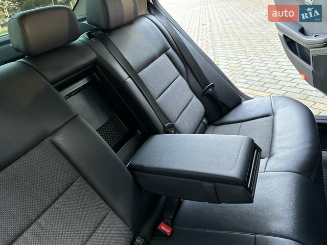 Серый Мерседес Е-Класс, объемом двигателя 2.2 л и пробегом 232 тыс. км за 16300 $, фото 101 на Automoto.ua