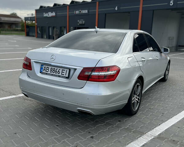 Серый Мерседес Е-Класс, объемом двигателя 2.2 л и пробегом 250 тыс. км за 13500 $, фото 8 на Automoto.ua