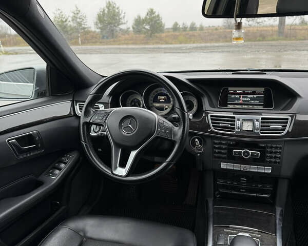 Серый Мерседес Е-Класс, объемом двигателя 2.14 л и пробегом 230 тыс. км за 18000 $, фото 14 на Automoto.ua