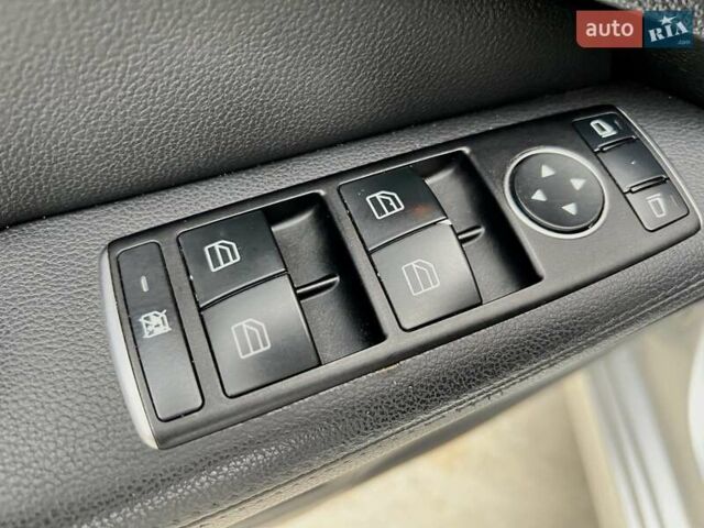 Сірий Мерседес Е-Клас, об'ємом двигуна 2.14 л та пробігом 248 тис. км за 12500 $, фото 14 на Automoto.ua