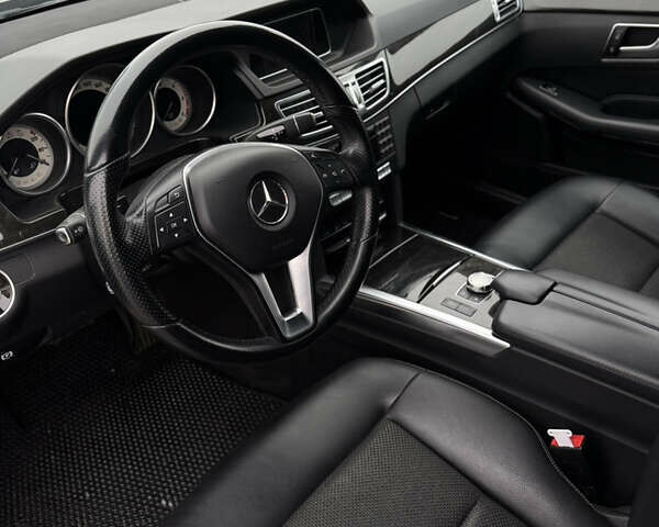 Серый Мерседес Е-Класс, объемом двигателя 2.14 л и пробегом 230 тыс. км за 18000 $, фото 11 на Automoto.ua