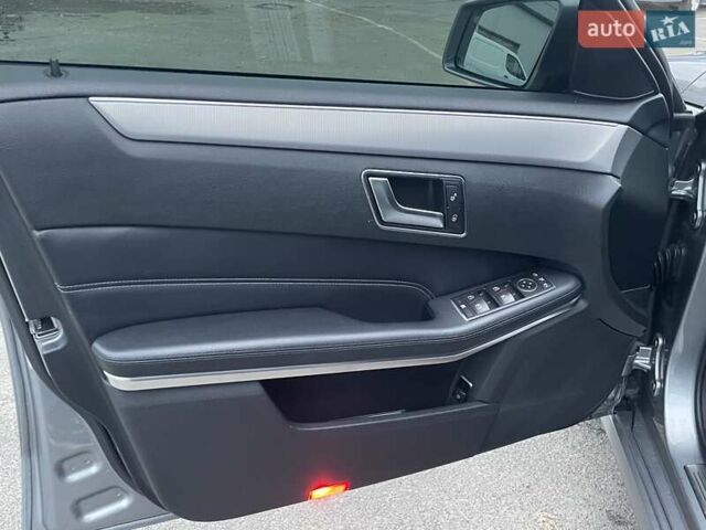 Мерседес Е-Клас 2013 у Києві на Automoto.ua Сірий Мерседес Е-Клас, об'ємом двигуна 2 л та пробігом 175 тис. км за 18490 $, фото 47 на Automoto.ua