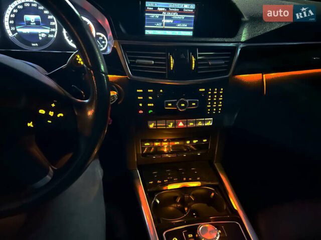 Сірий Мерседес Е-Клас, об'ємом двигуна 2.14 л та пробігом 248 тис. км за 12500 $, фото 24 на Automoto.ua