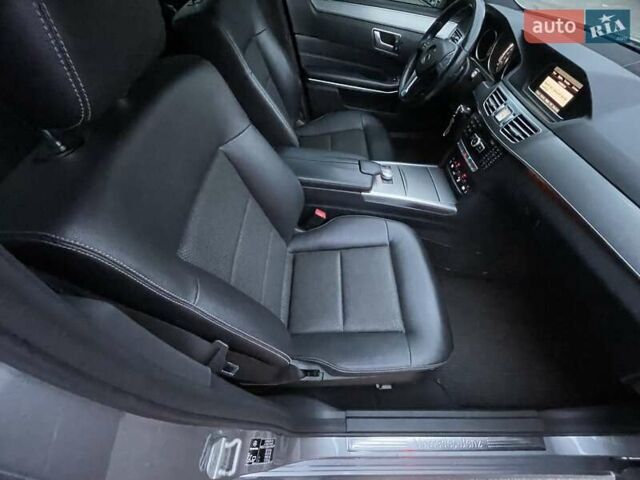Мерседес Е-Клас 2013 у Києві на Automoto.ua Сірий Мерседес Е-Клас, об'ємом двигуна 2 л та пробігом 175 тис. км за 18490 $, фото 37 на Automoto.ua