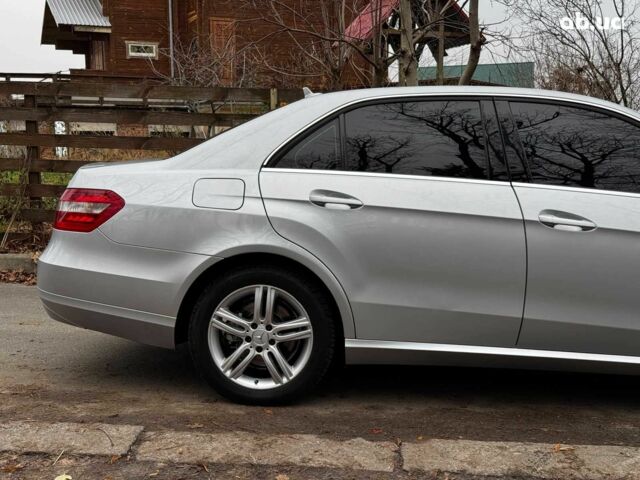 Серый Мерседес Е-Класс, объемом двигателя 2.2 л и пробегом 248 тыс. км за 12490 $, фото 4 на Automoto.ua