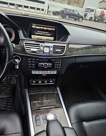 Серый Мерседес Е-Класс, объемом двигателя 3.5 л и пробегом 230 тыс. км за 15200 $, фото 15 на Automoto.ua