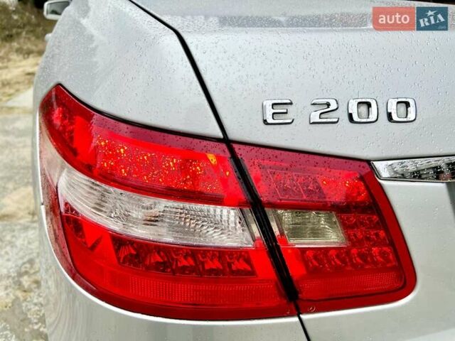 Сірий Мерседес Е-Клас, об'ємом двигуна 2.14 л та пробігом 248 тис. км за 12500 $, фото 4 на Automoto.ua
