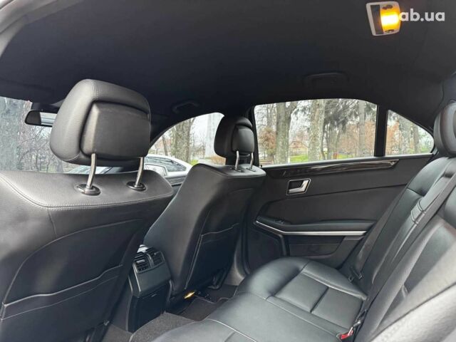 Серый Мерседес Е-Класс, объемом двигателя 2.2 л и пробегом 248 тыс. км за 12490 $, фото 25 на Automoto.ua