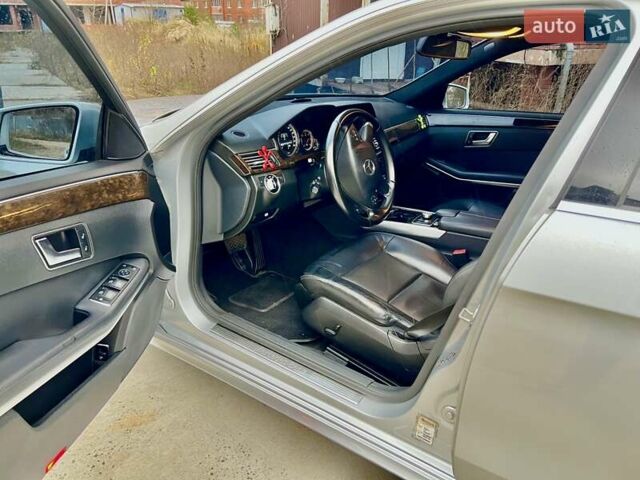 Сірий Мерседес Е-Клас, об'ємом двигуна 2.14 л та пробігом 248 тис. км за 12500 $, фото 12 на Automoto.ua