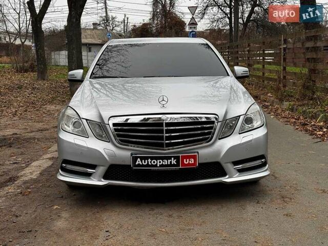 Серый Мерседес Е-Класс, объемом двигателя 2.2 л и пробегом 248 тыс. км за 12490 $, фото 1 на Automoto.ua