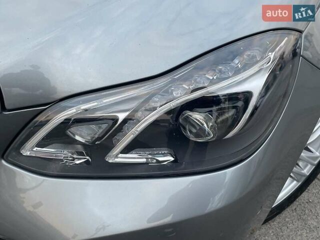 Мерседес Е-Клас 2013 у Києві на Automoto.ua Сірий Мерседес Е-Клас, об'ємом двигуна 2 л та пробігом 175 тис. км за 18490 $, фото 13 на Automoto.ua