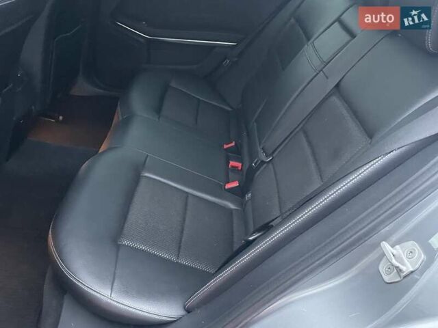 Мерседес Е-Клас 2013 у Києві на Automoto.ua Сірий Мерседес Е-Клас, об'ємом двигуна 2 л та пробігом 175 тис. км за 18490 $, фото 48 на Automoto.ua